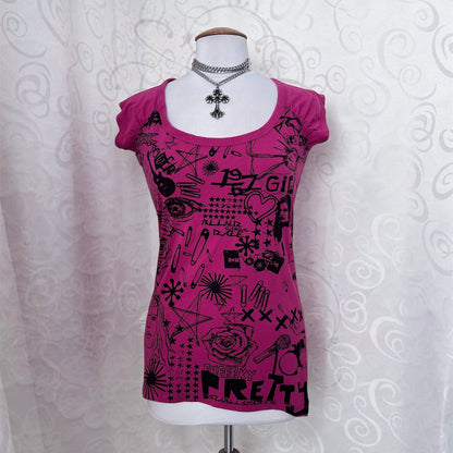 Y2K scene/emo style graphic tee 📓