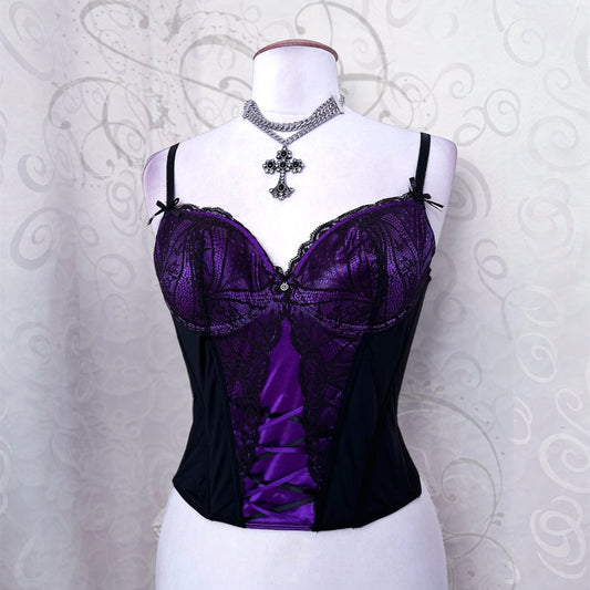 Gothic purple lacey corset with little spiral details 🌀💜