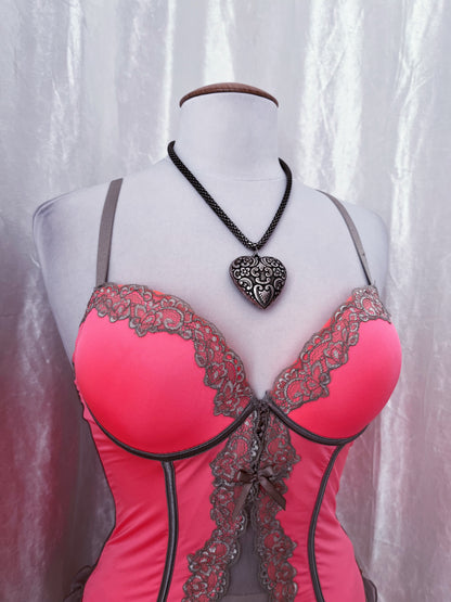 00’s coquette alizarine pink corset top with grey mesh & lace details 🎀