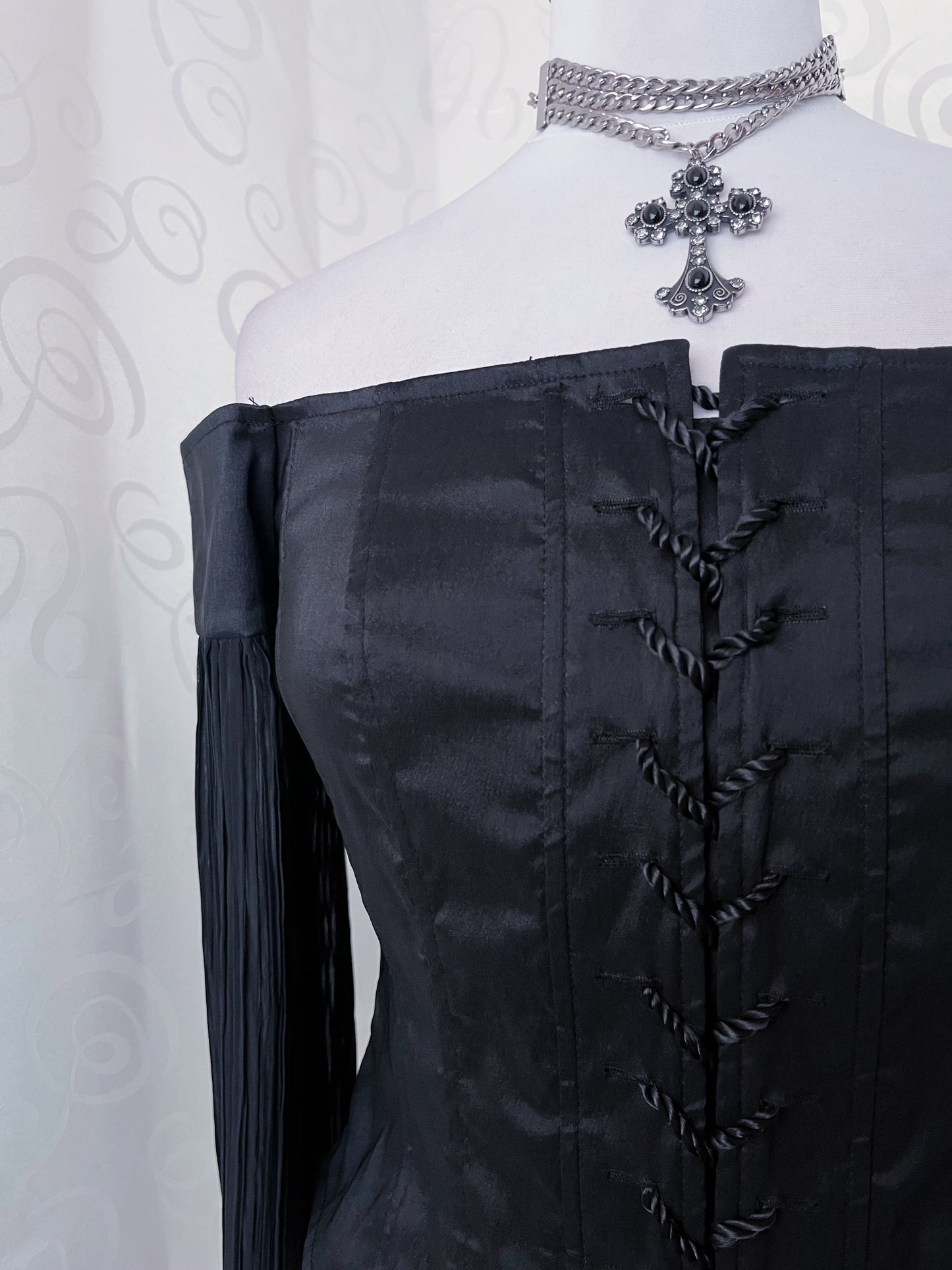 00’s Gothic Vivien Caron lace-up corset with mesh sleeves 🕷️