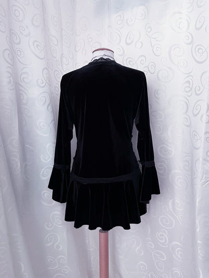Gothic velvet dress with lace-up details 🕸️🕷️