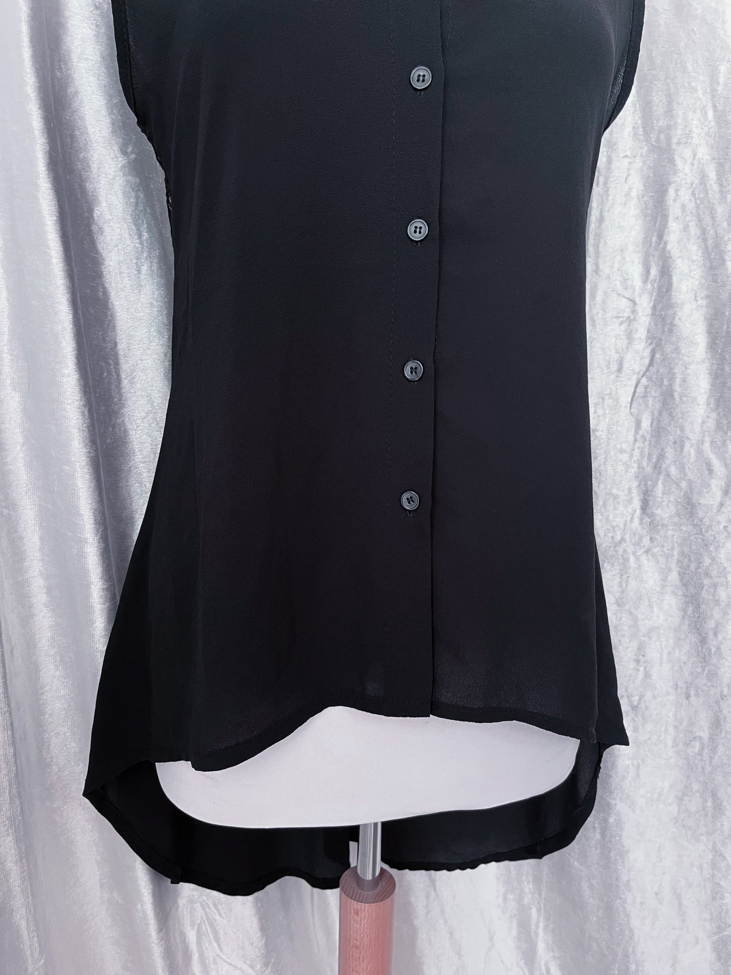 Gothic black shirt with lace and long tail on the back 🕸️🕷️