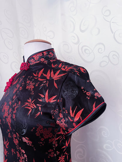 Iconic Silk qipao black & red embroidered dress ❤️