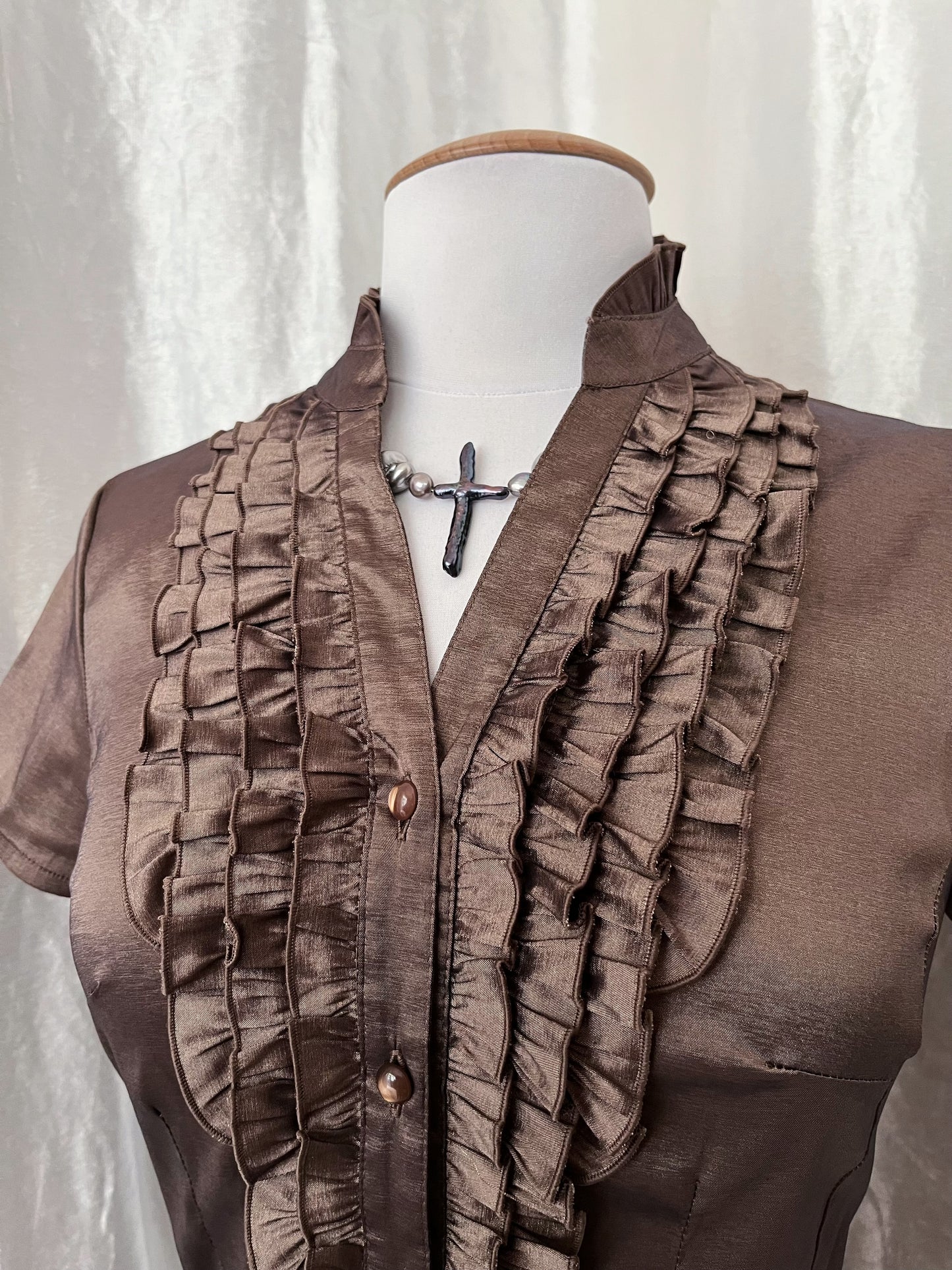 Shiny brown 00's ruffle shirt 🪽