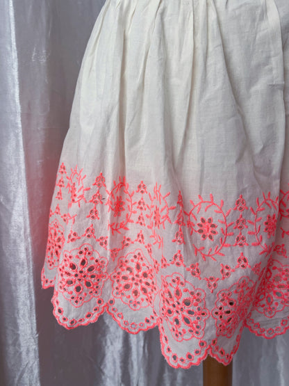 Pretty coquette skirt with embroidered details 💕