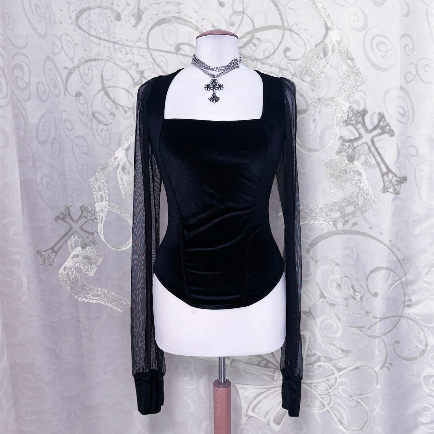 Gothic velvet top with long mesh sleeves 🦇🌑