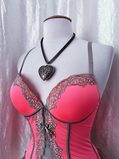 00’s coquette alizarine pink corset top with grey mesh & lace details 🎀