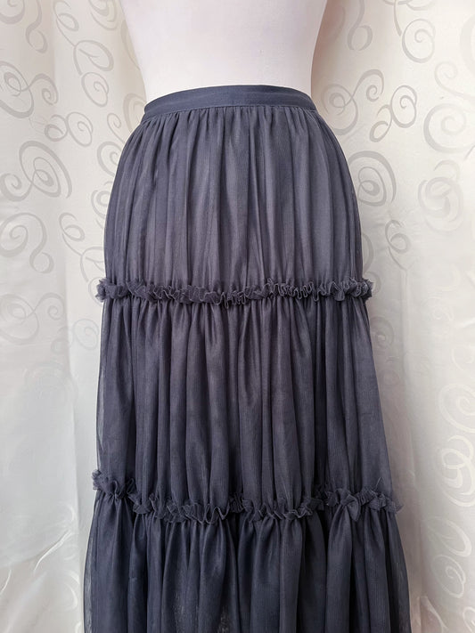 Whimsygoth grey tulle/mesh skirt 🌀🦇