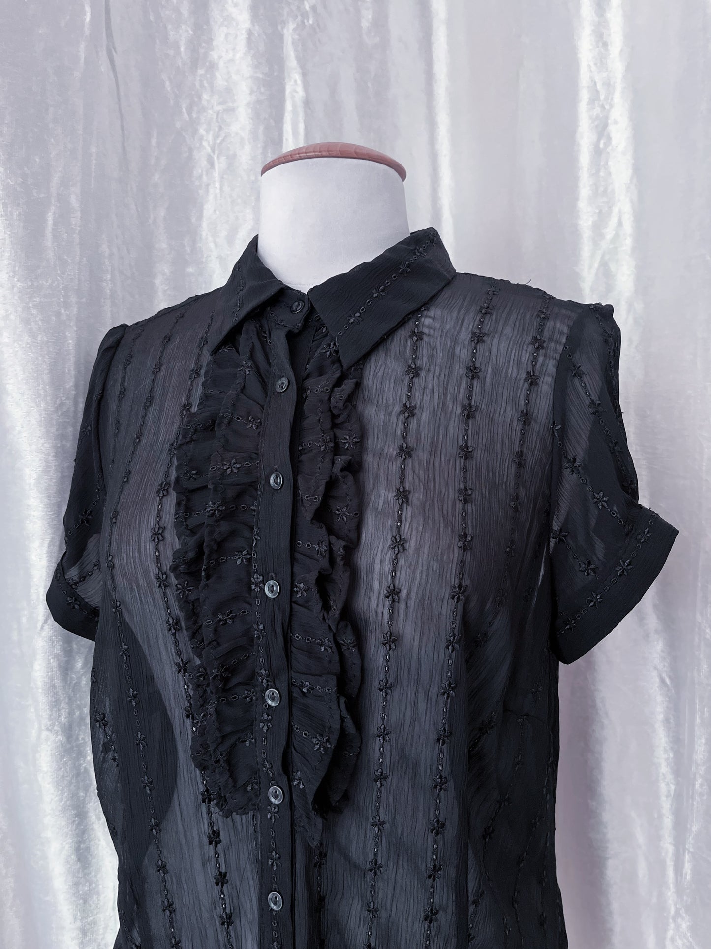 Gothic ruffle mesh embroidered shirt 🦇