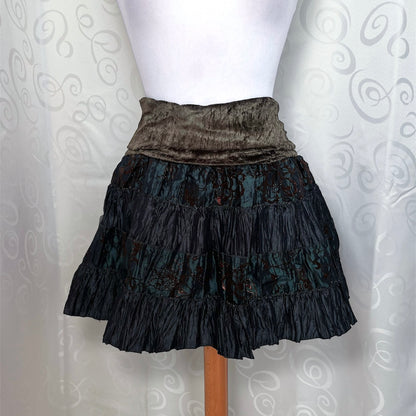 00’s deadstock whimsygoth fairy green skirt with embroidery & velvet detail 🧚🏾
