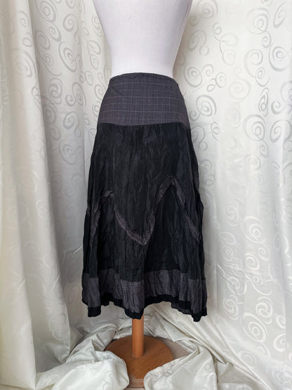 00’s iconic whimsy tartan patchwork skirt 🦇🌀