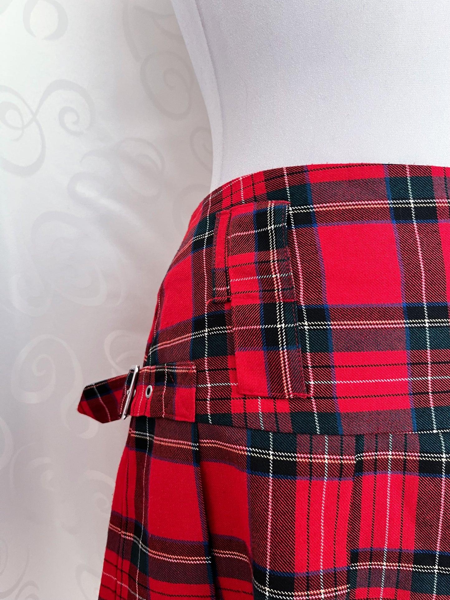 Emo/Alt checked tartan red skirt ❤️