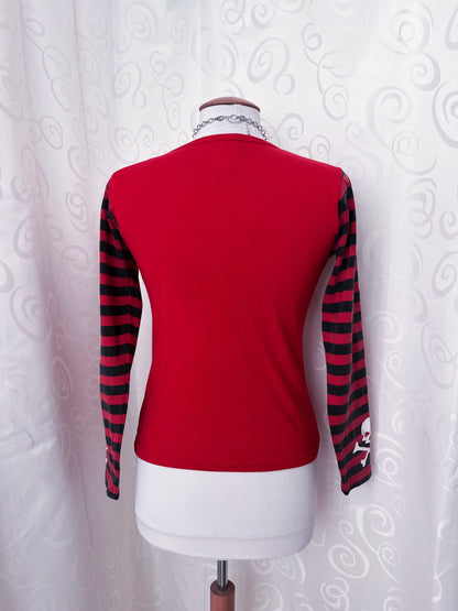 00’s emo red top with striped sleeves & skull prints on front & sleeves 💀☠️