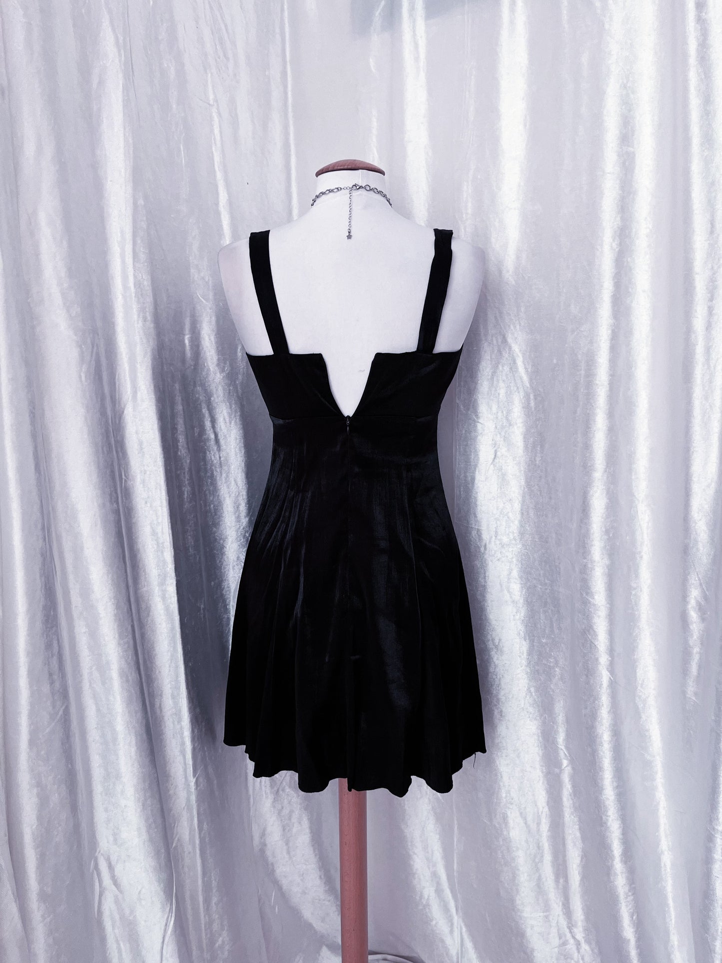 Vintage Elfio silky black gothic dress 🦇