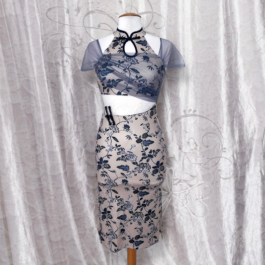 Modern beige Qipao dress with tulle & lace detail 🌀 🍥