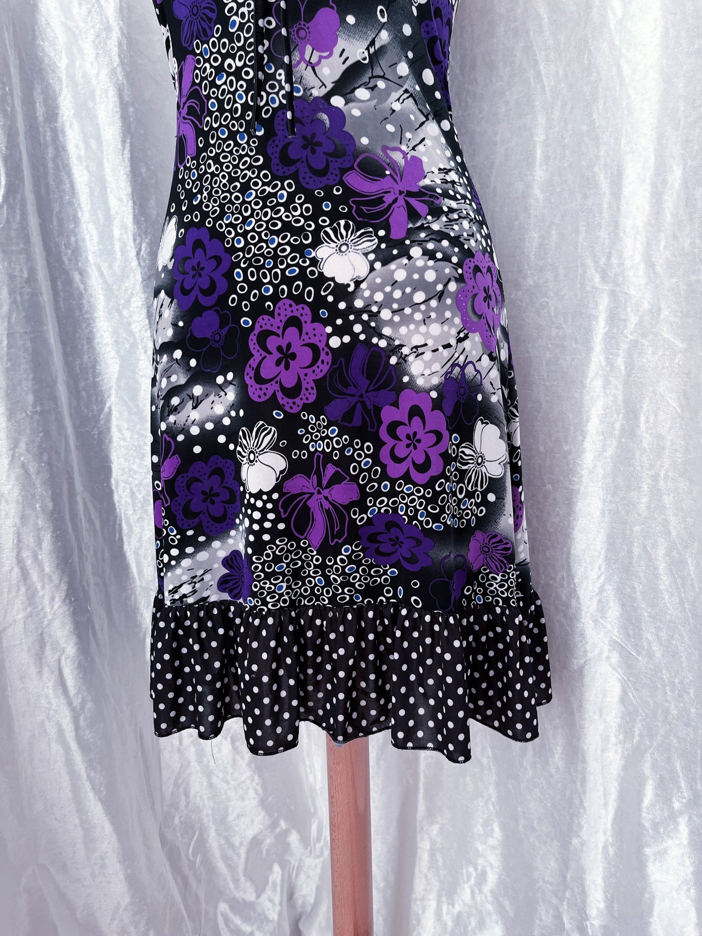 Gothic summer floral & polka dress with lace trim detail 🕷️💜