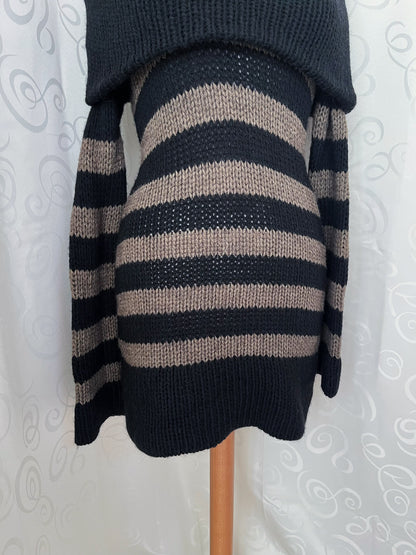 Iconic emo striped knit off-shoulder tunic 🕷🗝