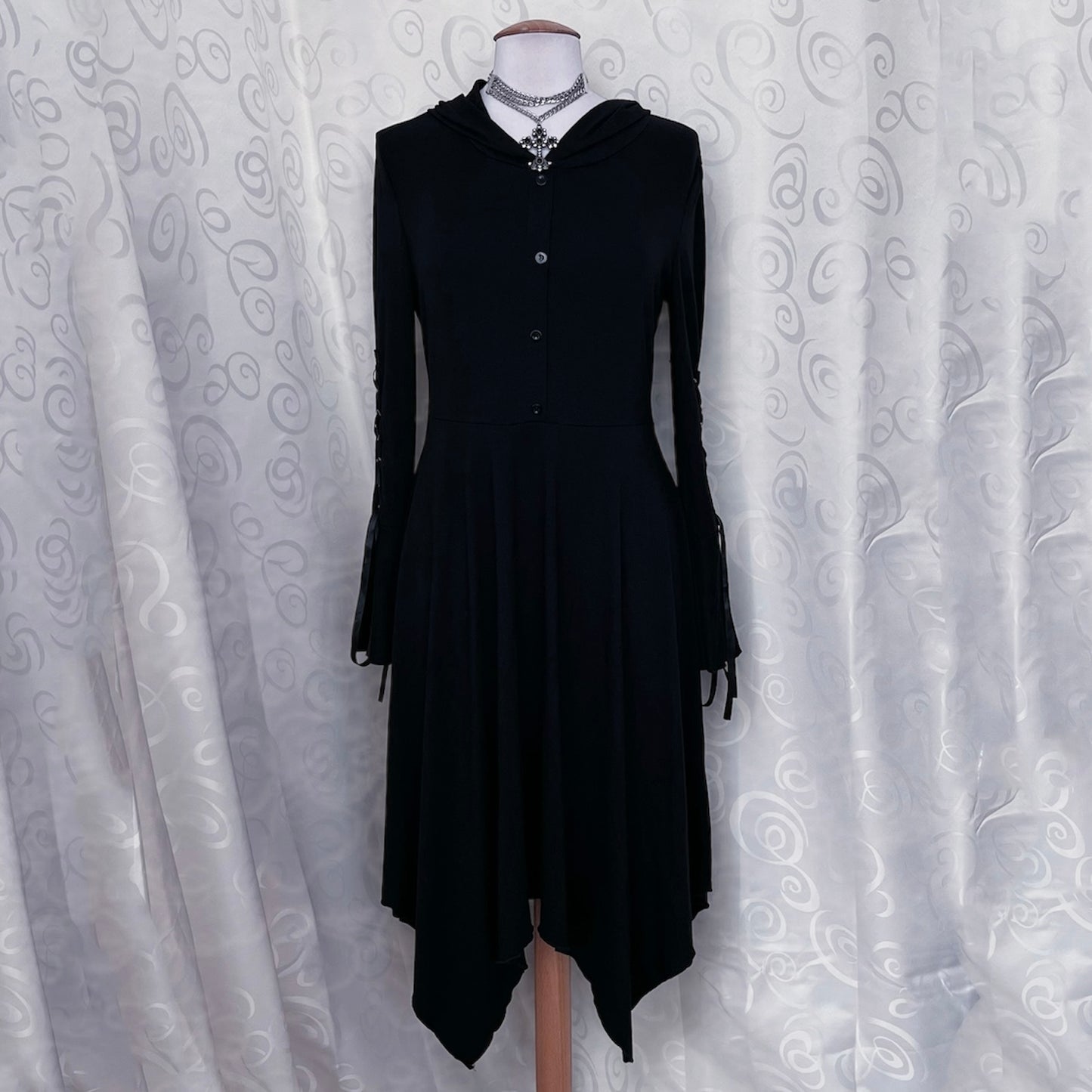 Modern witchy black maxi hooded dress with lace up sleeves 🖤🧙🏻