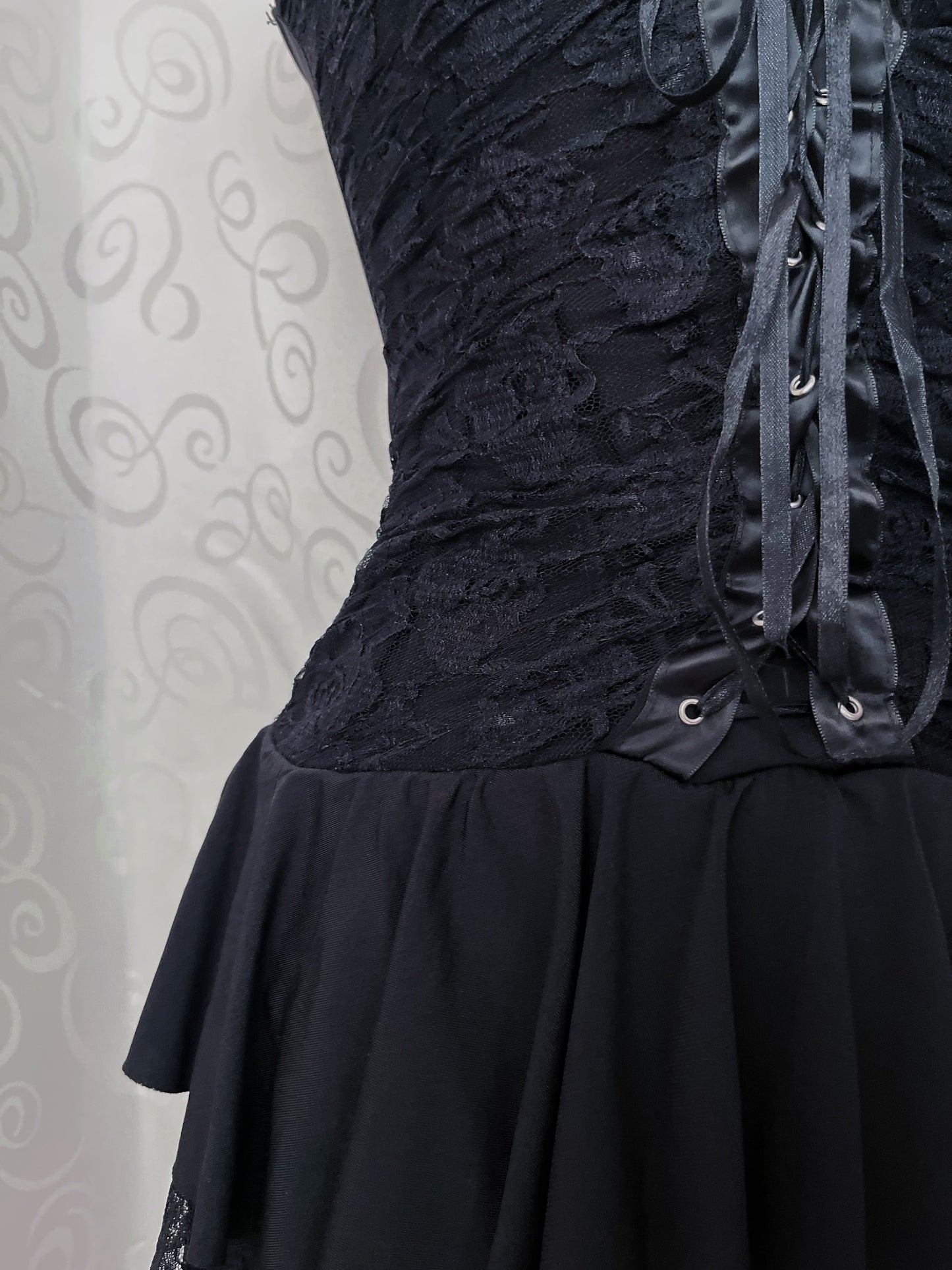 00’s Gothic lace-up lacey dress 🕷️