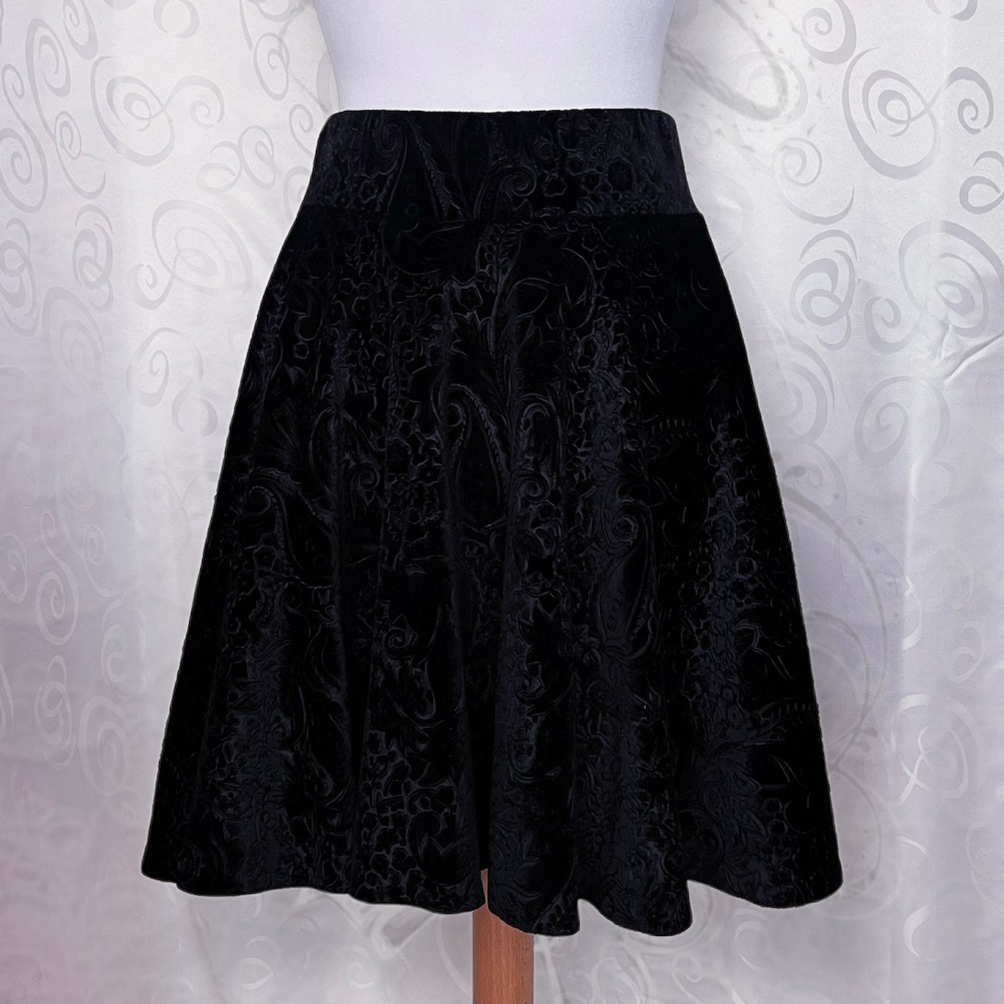 Gothic velvet embossed black midi skirt 🫀🦇