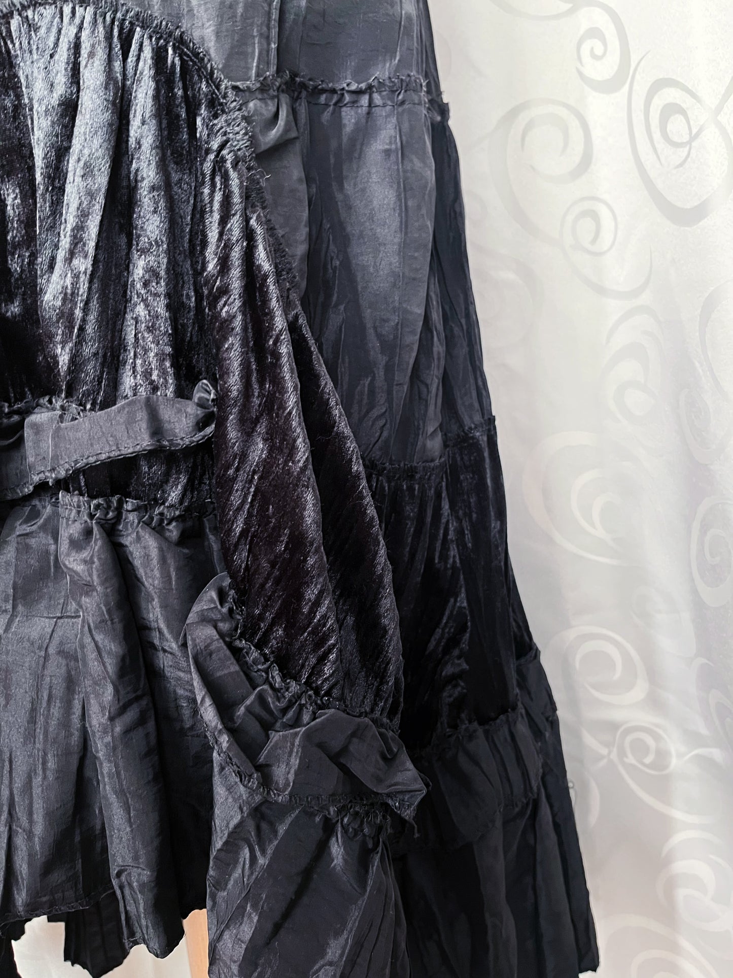 00’s whimsy maxi skirt with velvet detail 🦇