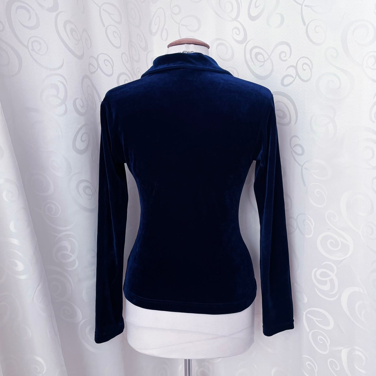 Vintage whimsy velvet dark night blue shirt 🌀💙🦋