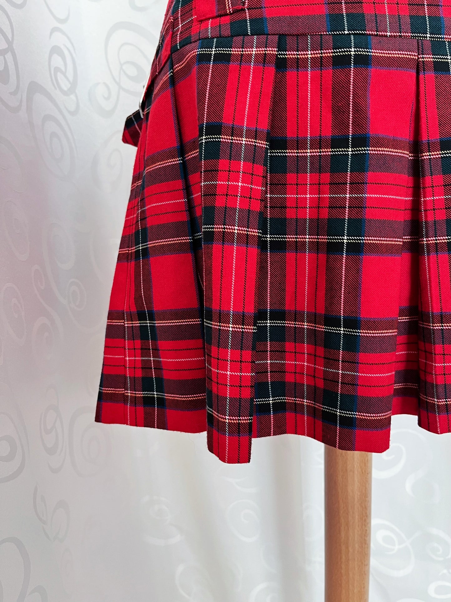 Emo/Alt checked tartan red skirt ❤️