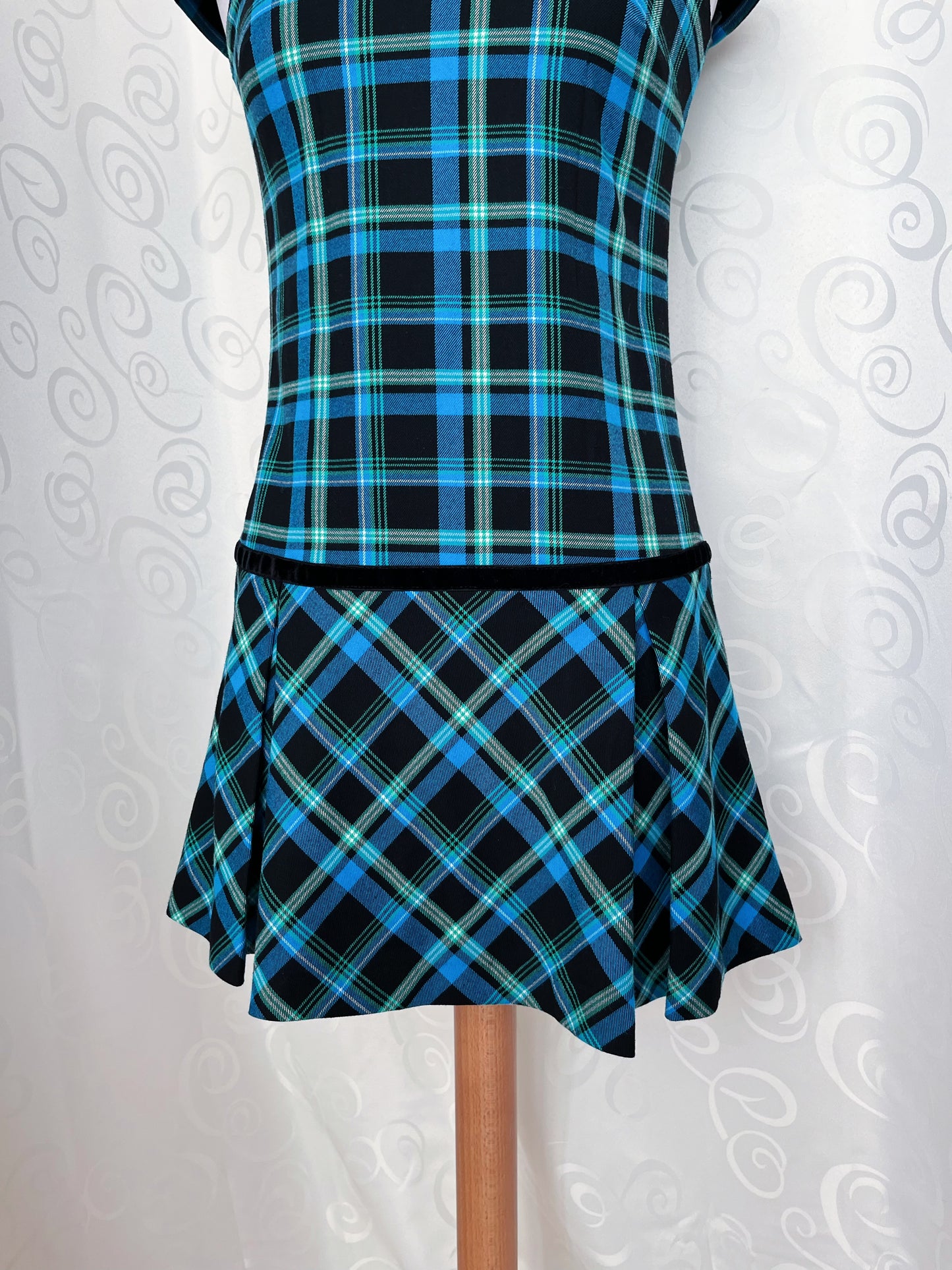 00's tartan blue dress with velvet & plaid details 💀🌀