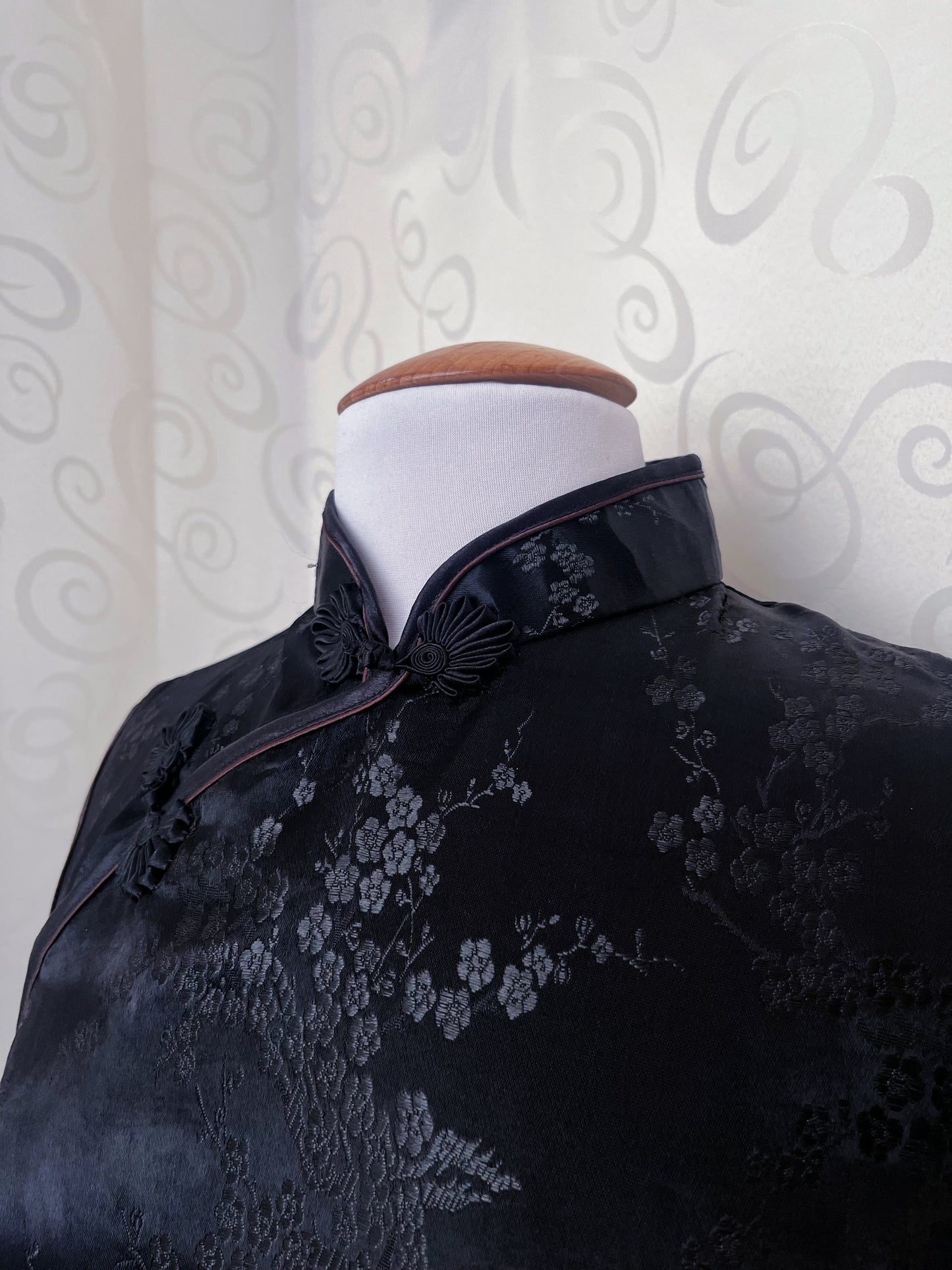 00’s satin black Qipao dress 🖤