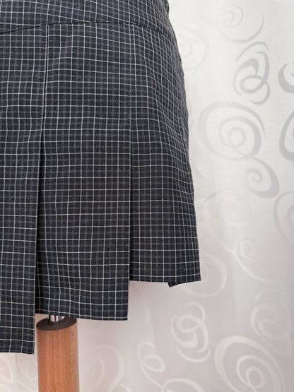 Emo asymmetrical plaid & pleated skirt 🦝🦇