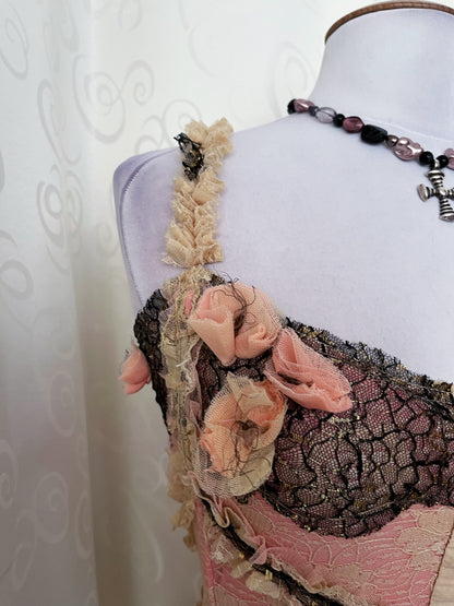 Iconic 00’s fairy rose & beige lace corset top 🌸🪷