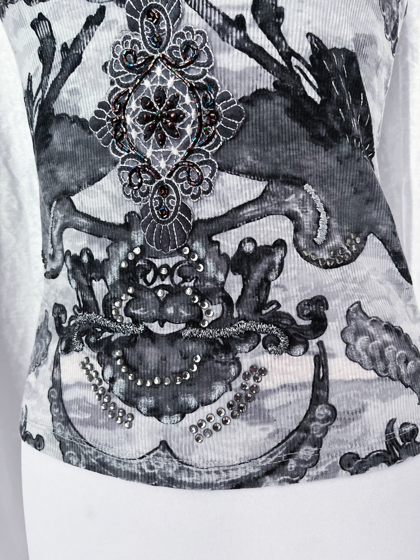 Y2K style graphic & beaded tank top ✨