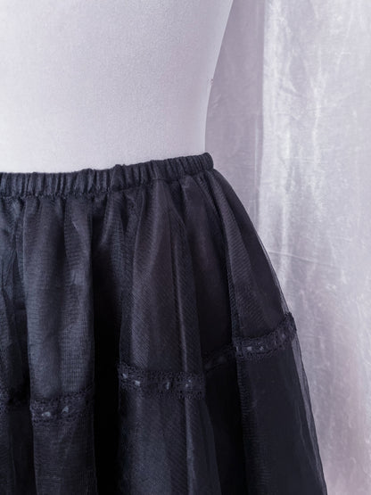 Modern dark coquette/ horror protagonist tulle skirt 🗝️🎀