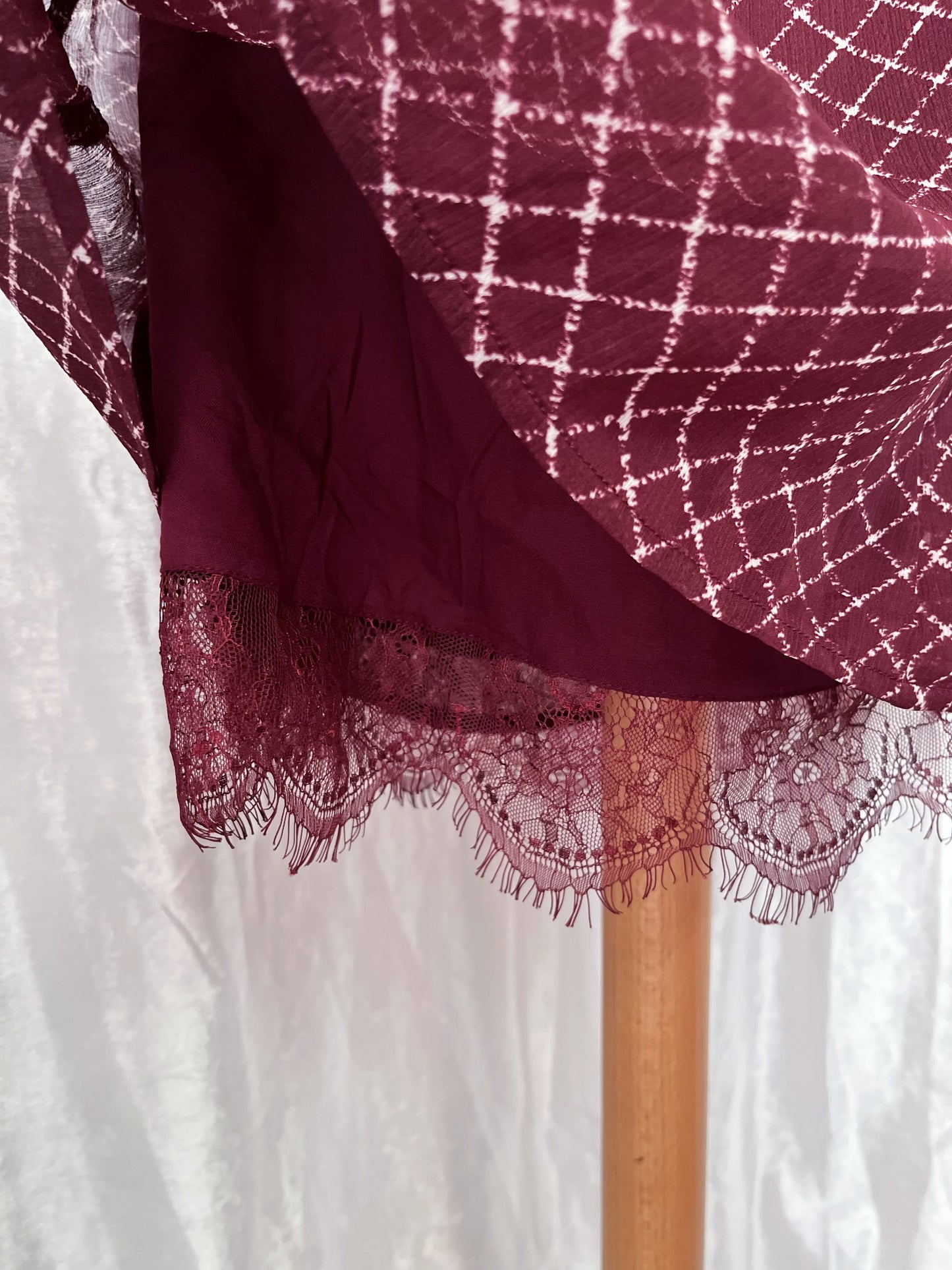 Y2K mesh burgundy skirt with lining & lace hem detail 🎀