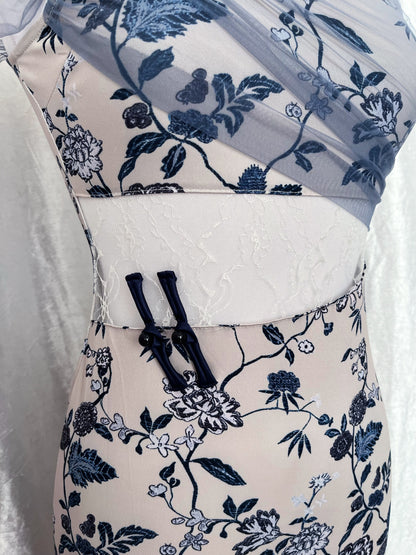 Modern beige Qipao dress with tulle & lace detail 🌀 🍥