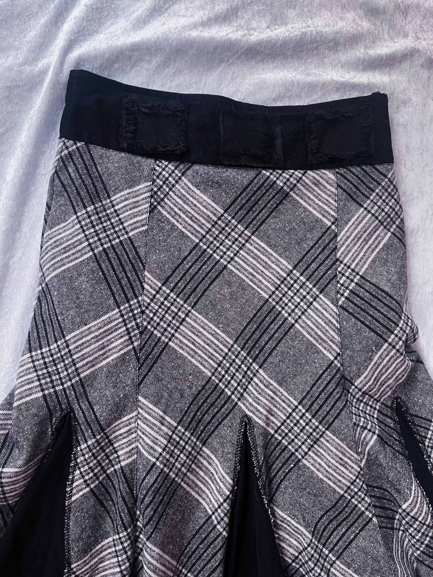 00’s witchy/mermaid tartan grey cotton skirt with tulle details 🖤