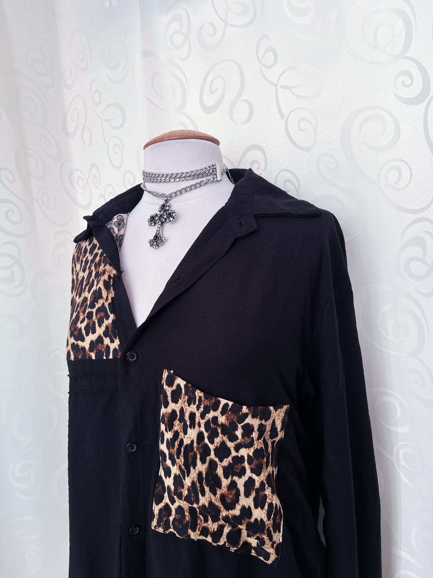 00’s Alt black & animal print patchwork shirt 🐾🐆