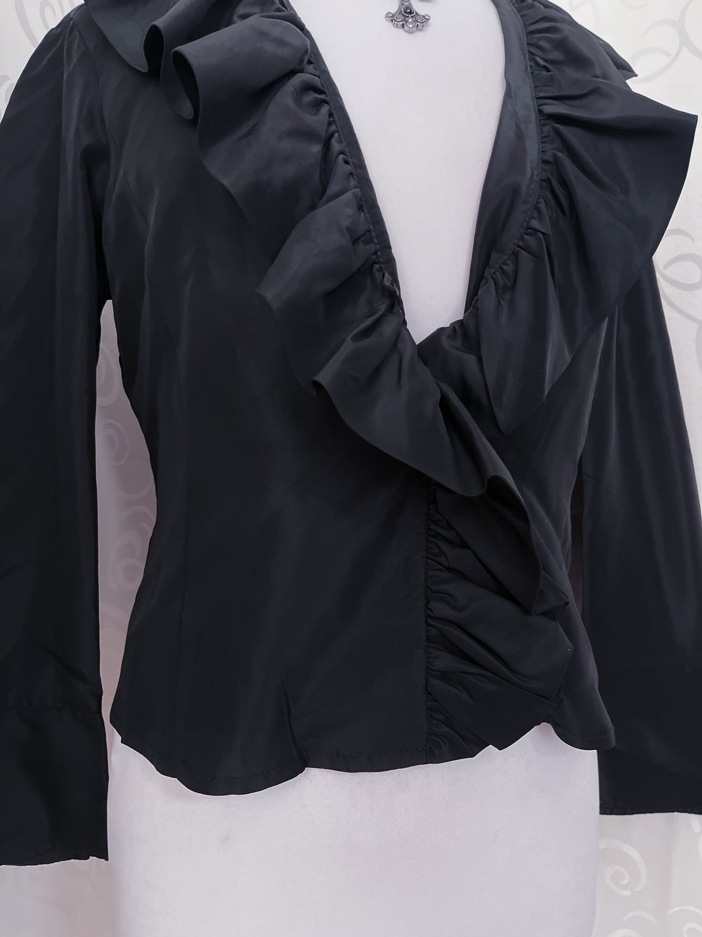 00’s gothic ruffle shirt/cardigan 🌀🕷️