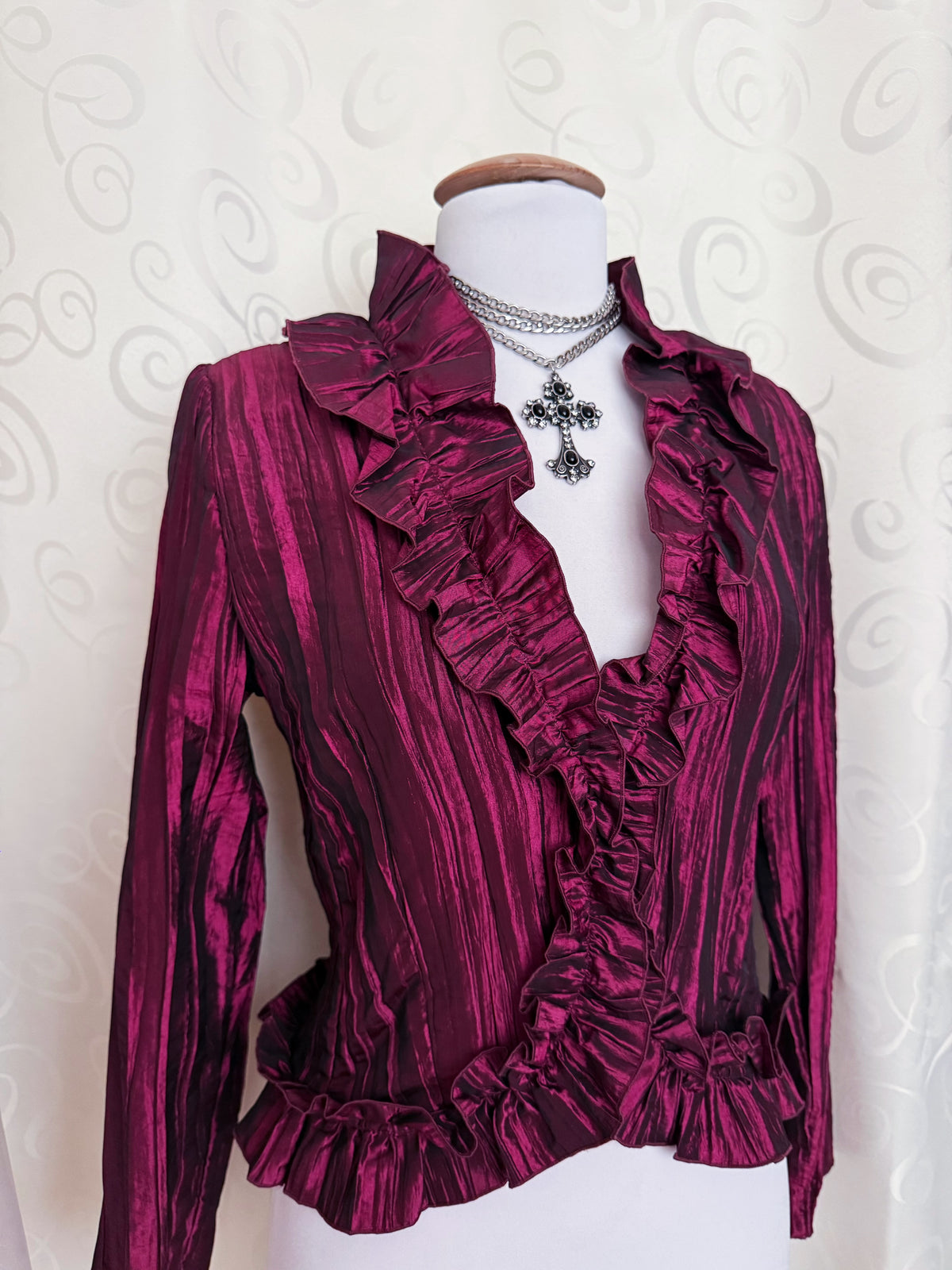 00’s Whimsygoth vampire burgundy ruffle shirt 🫀