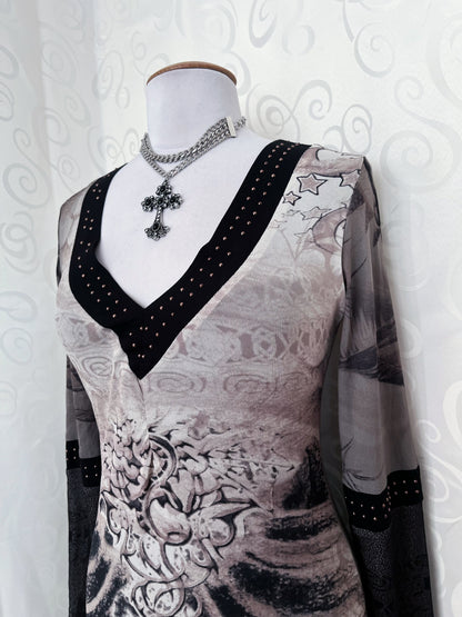 Y2K iconic beige dress with thorn print 🖤🕸️🕷️