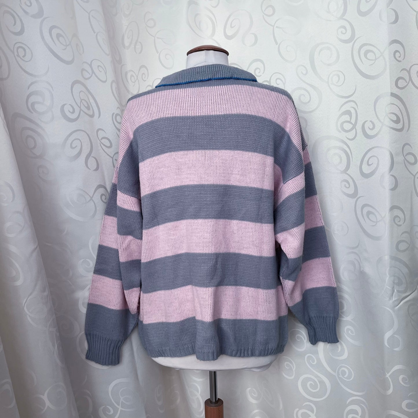 00’s cutecore striped wool sweater with embroidered Igloo detail 🐧❄️