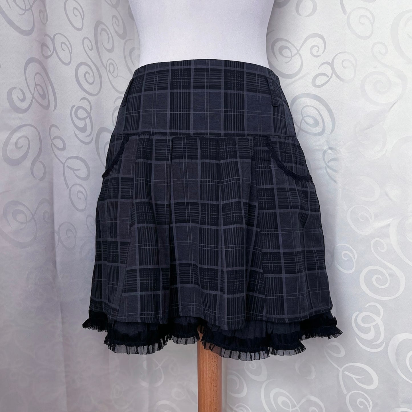 00's Dark coquette tartan grey skirt 📹