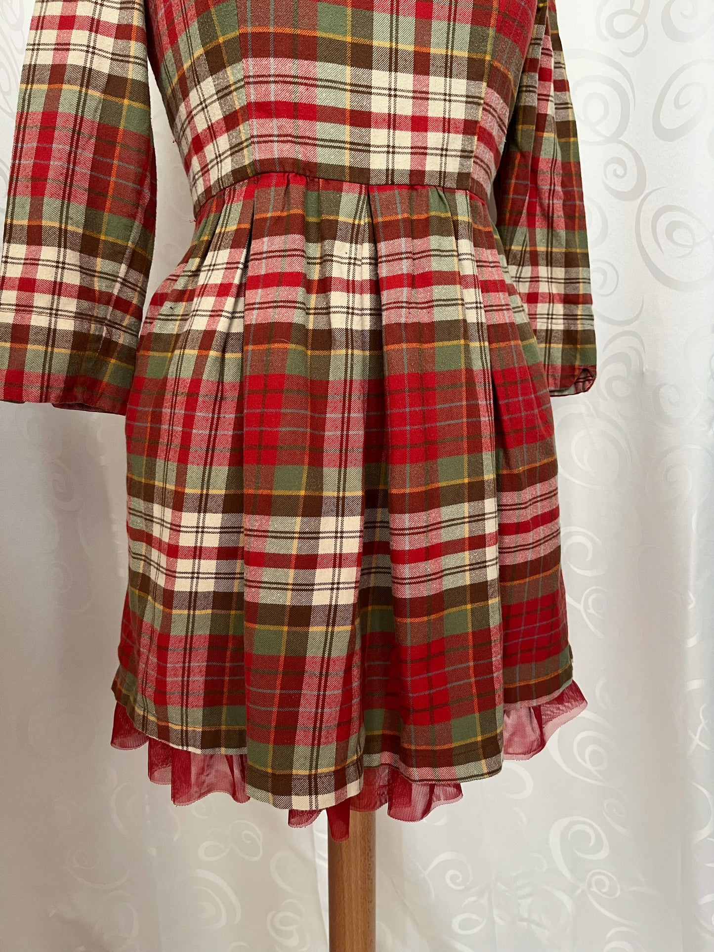 Alternative chinese tartan dress with tulle layer and pockets on the sides 🌀❤️