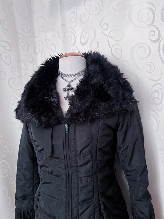 Gothic / Jirai kei style black coat with faux fur neckline 🕷️🦇