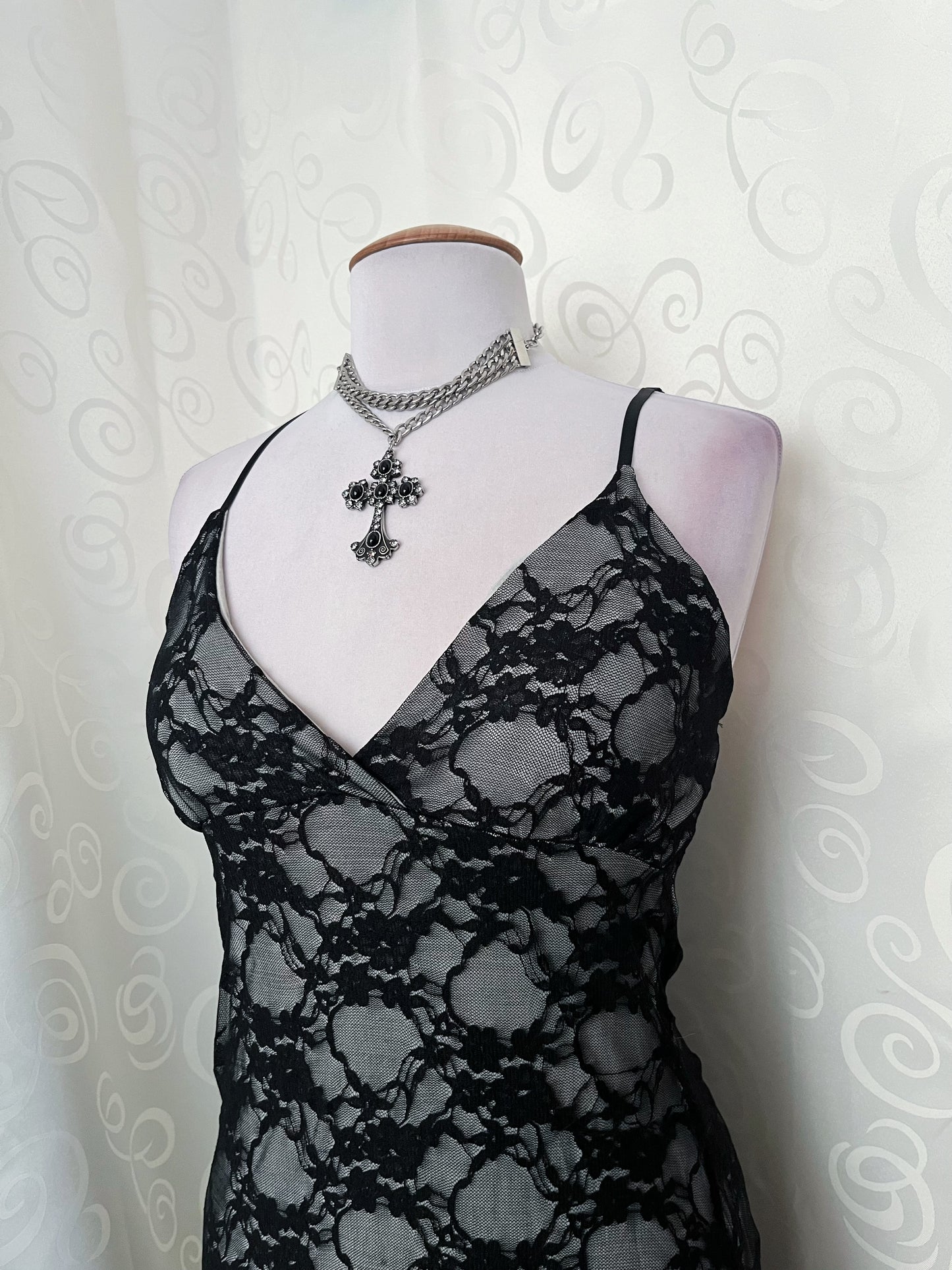 00’s deadstock whimsygoth lacey black dress 🕷️