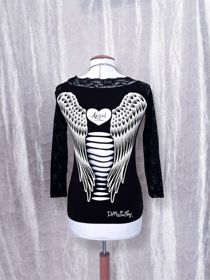 00’s Angel shirt with cut-out back & angel wings 🪽🌀