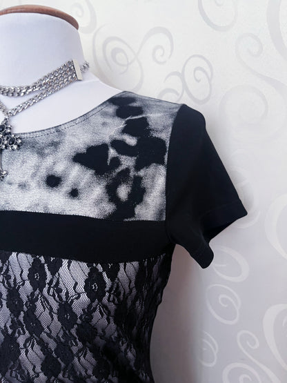 00’s whimsygoth lacey silver tee 🖤