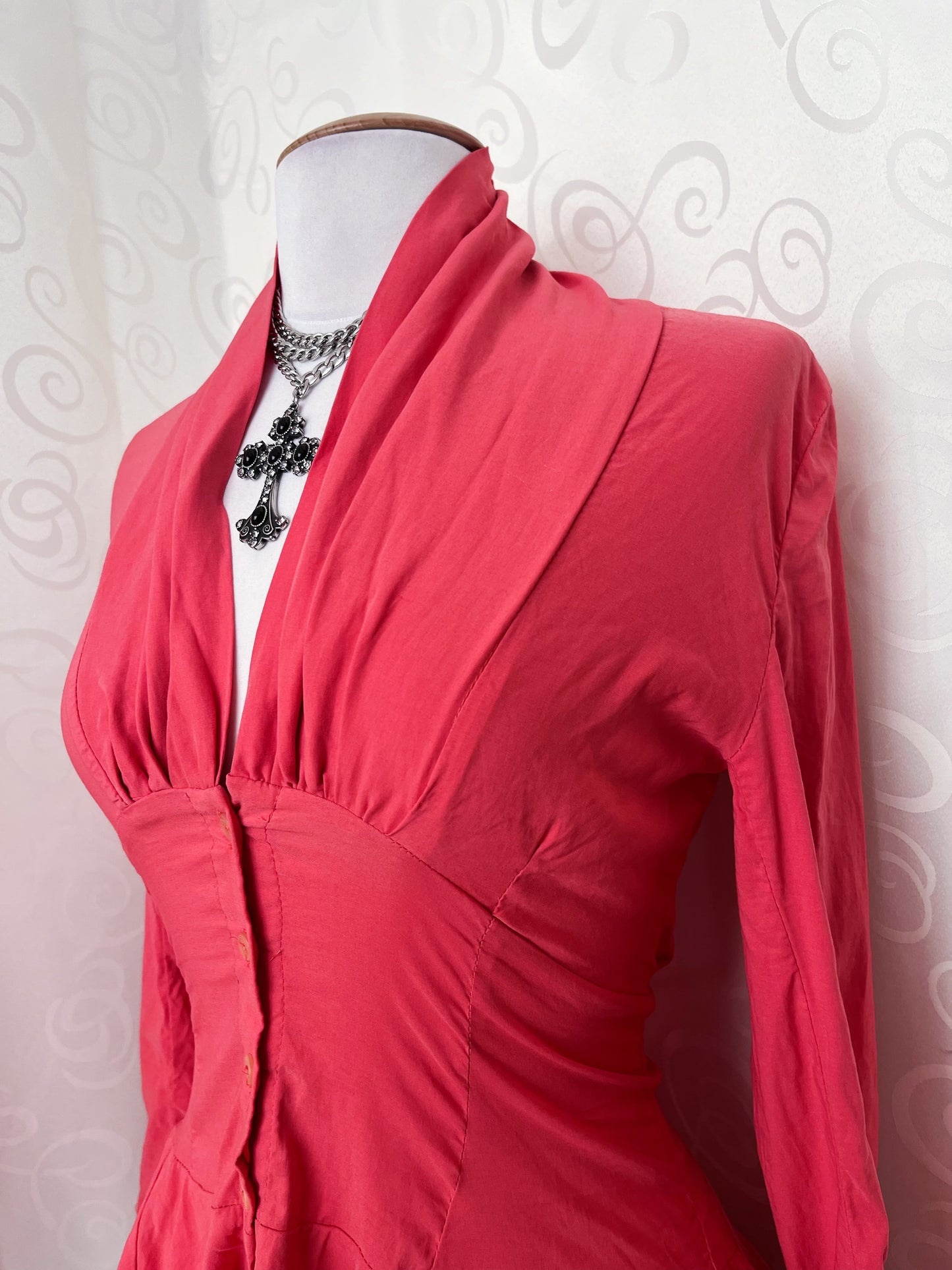 00’s victorian/theatrical style coral shirt ❤️🕷️
