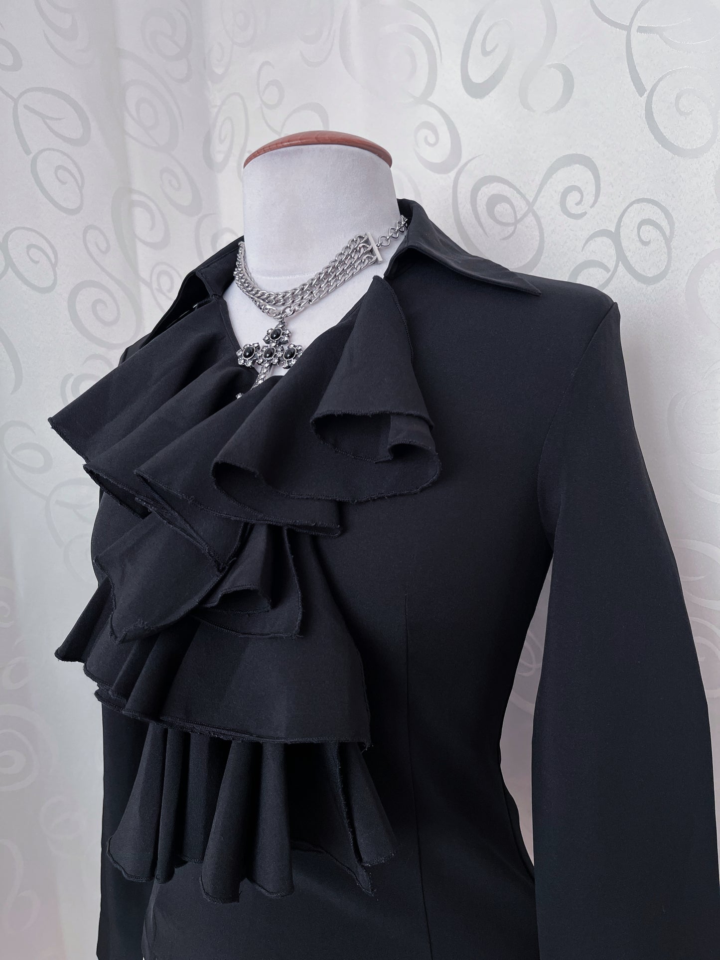 Gothic/Jirai Kei ruffle top 🕷🫀