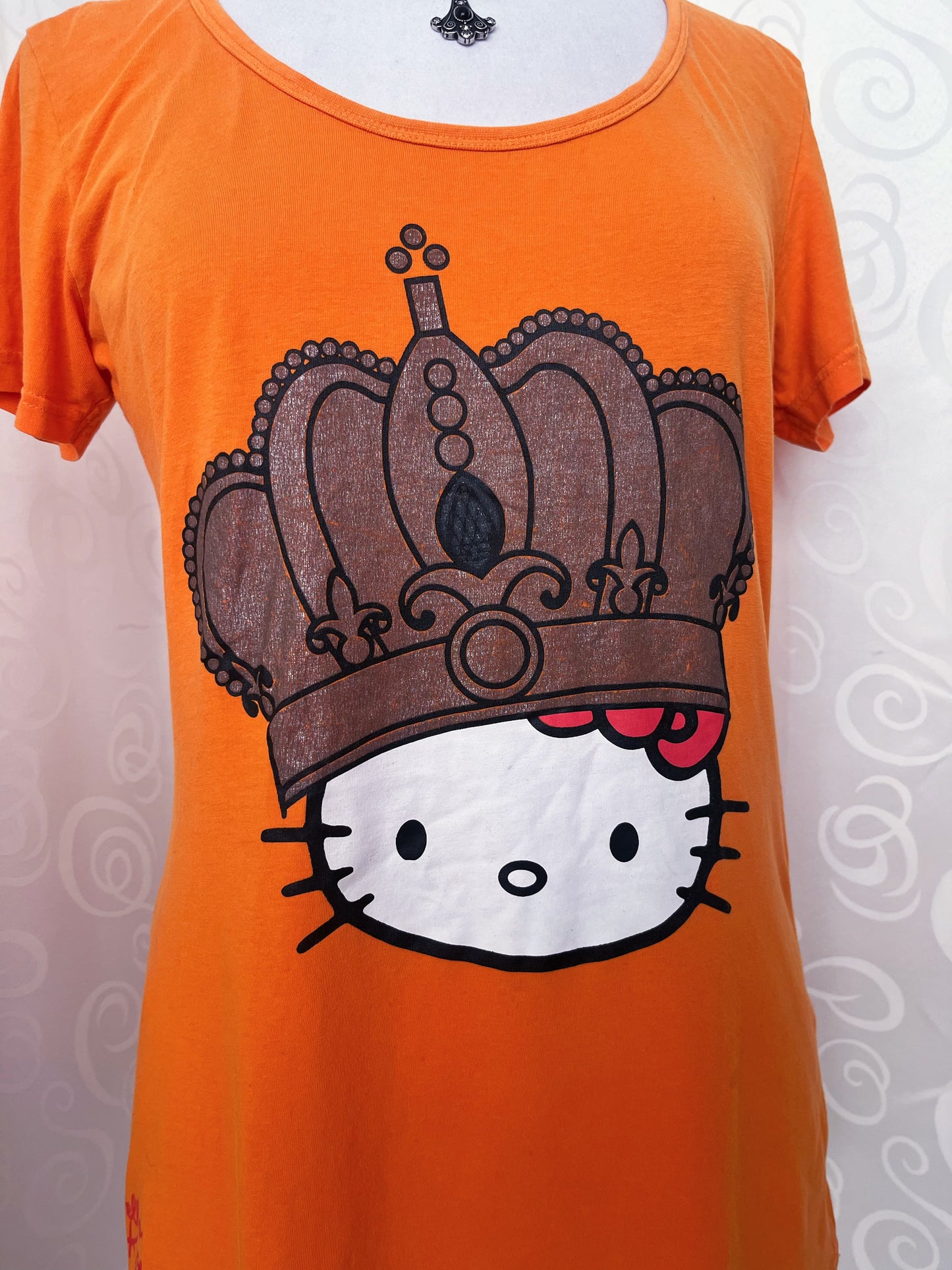 2011 Limited Edition Sanrio’s Hello Kitty Dutch Majestic tee 🐱🎀